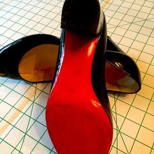 Christian Louboutin Paris Size 40